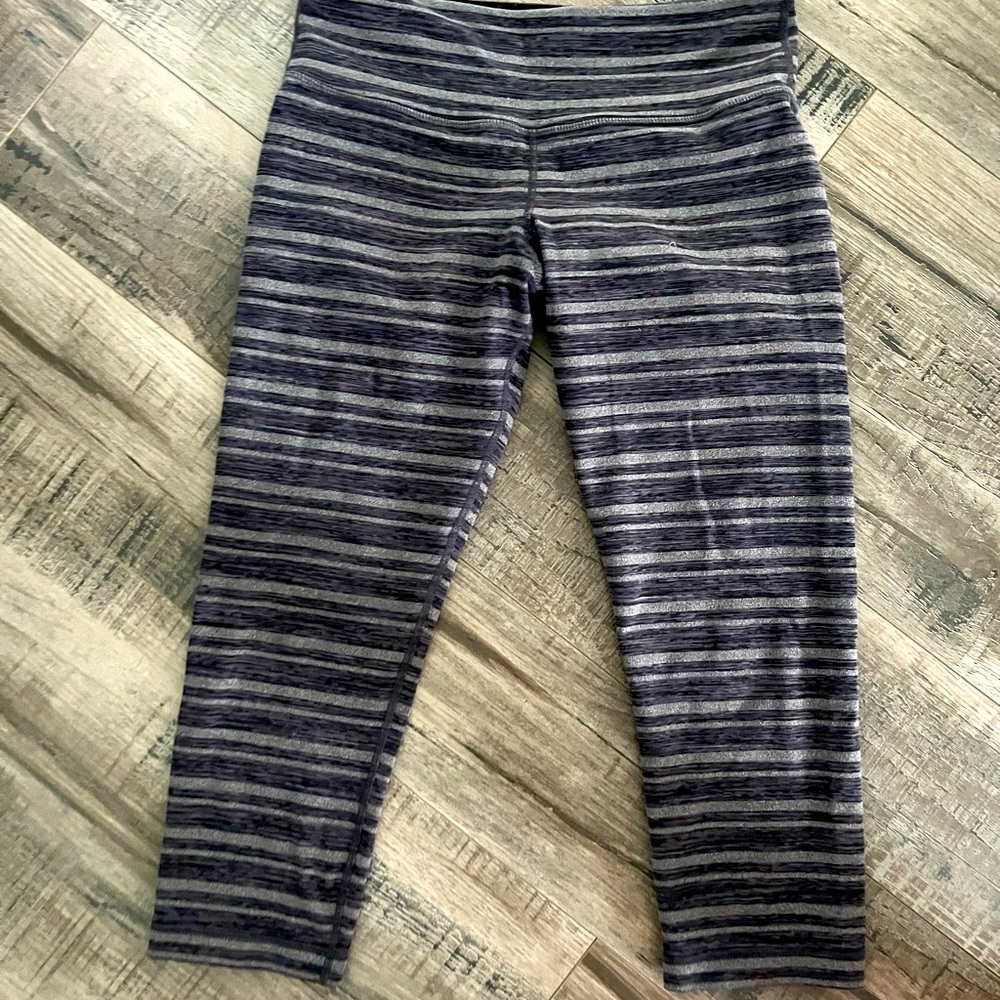 Lululemon crops